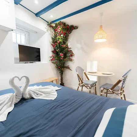 Les D Ailleurs Apartment *