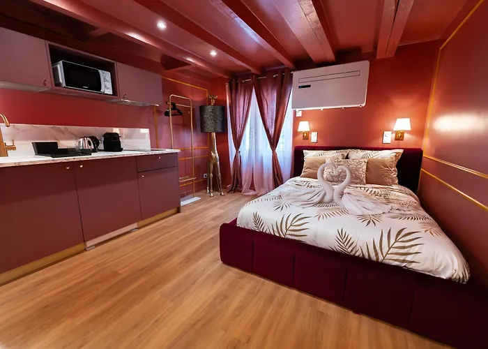 Les D Ailleurs Apartment